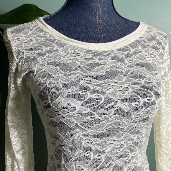 Forever 21 All Over Lace Long Sleeve Crew Neck Top - Picture 3 of 7